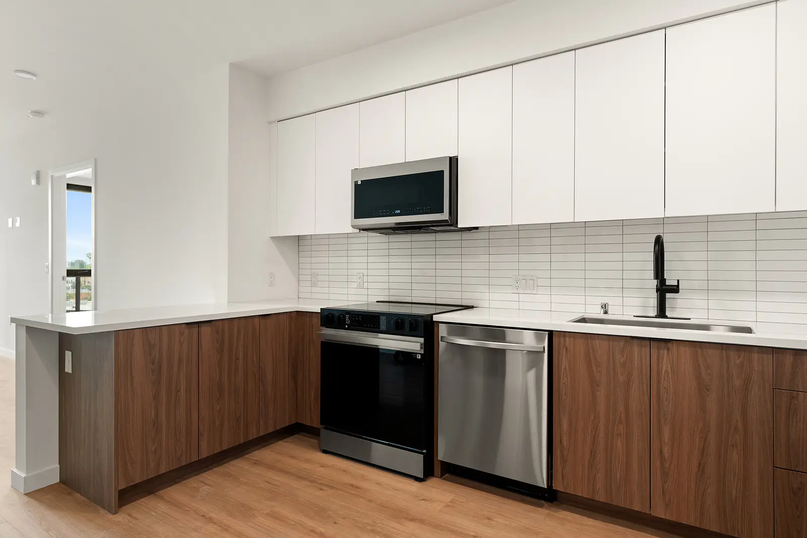 2 Bedroom Apartment Kitchen 04