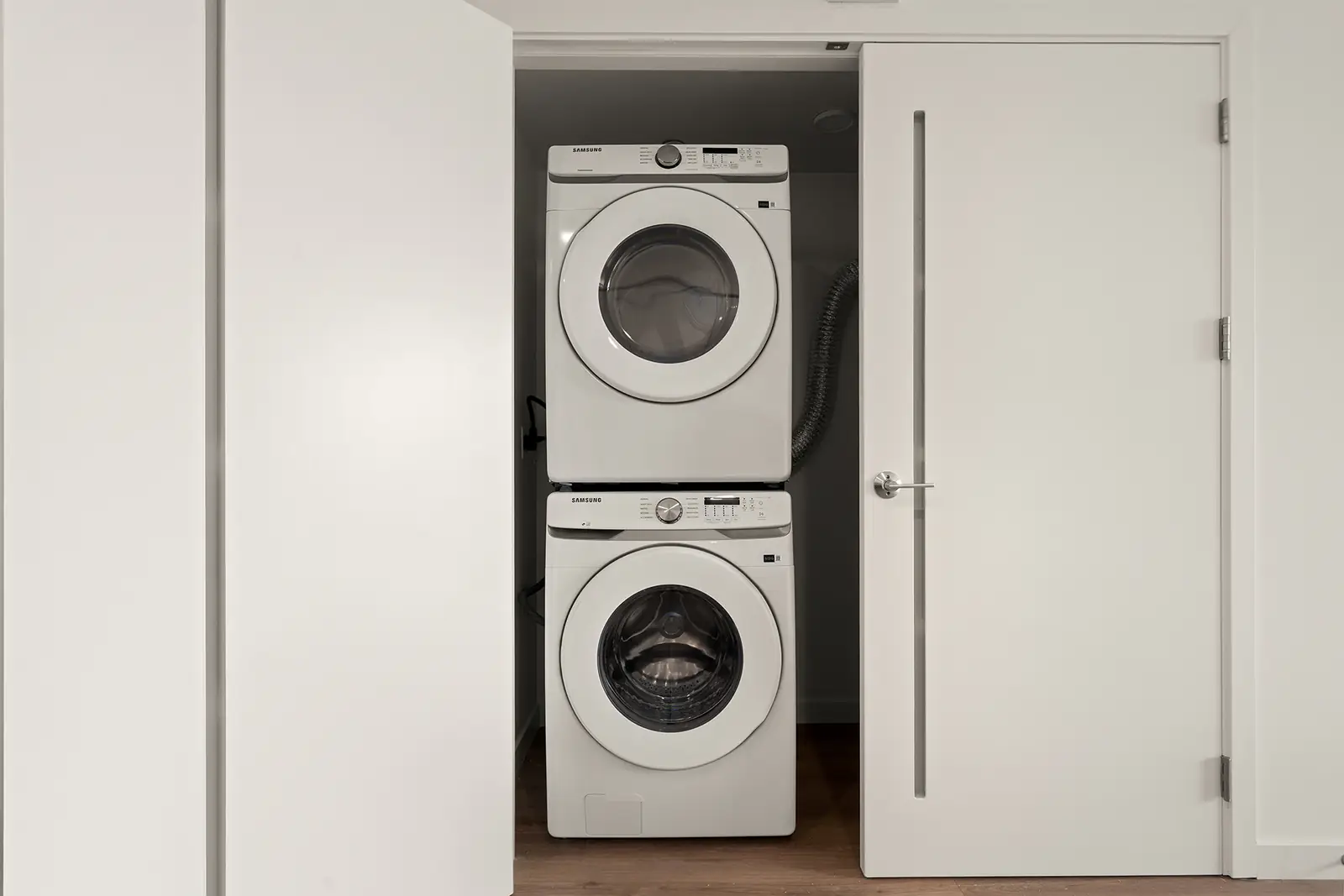 2 Bedroom Apartment In-Unit Laundry